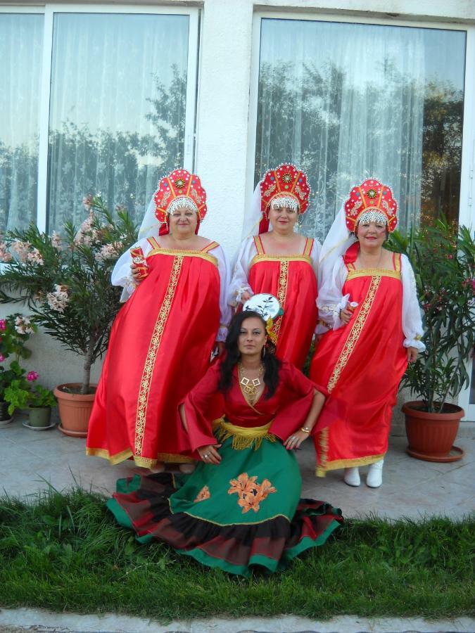 Sani Family Hotel Byala  Buitenkant foto